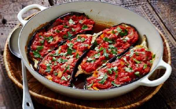 Aubergines farcies � la tomate 