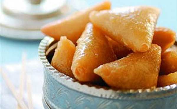 Briouates aux amandes enrob�es de miel 