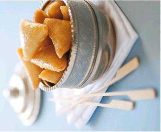 Briouates fa�on pastilla poulet-amandes 