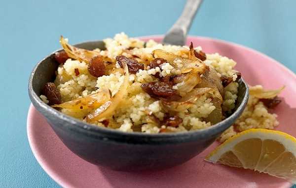 Recette de couscous sucré aux raisins secs et oignons