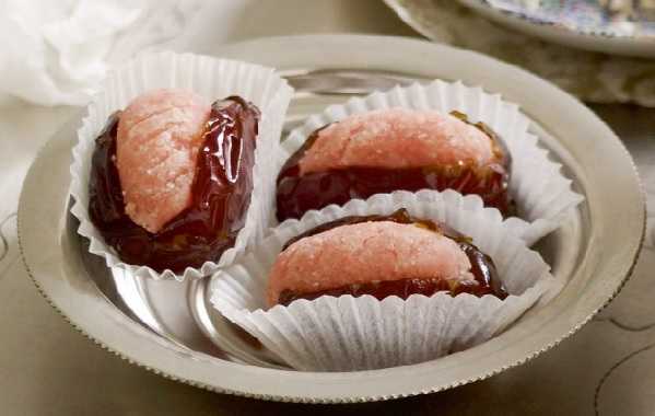 Dattes fourr�es aux amandes
