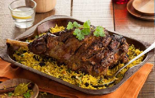 Gigot d'agneau r�ti aux �pices orientales