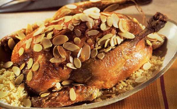 Recette de poulet farci au couscous et aux amandes