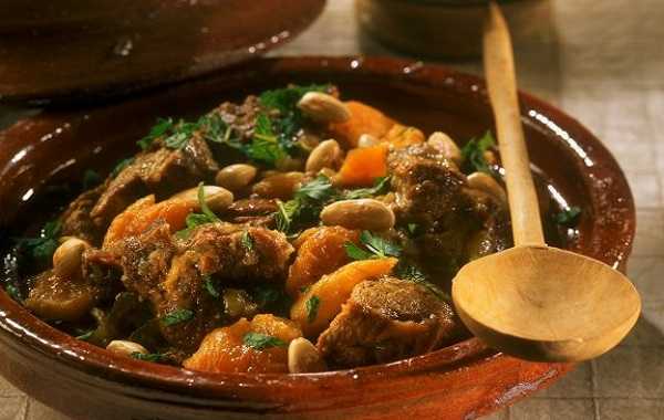 Tajine d�agneau aux abricots et amandes