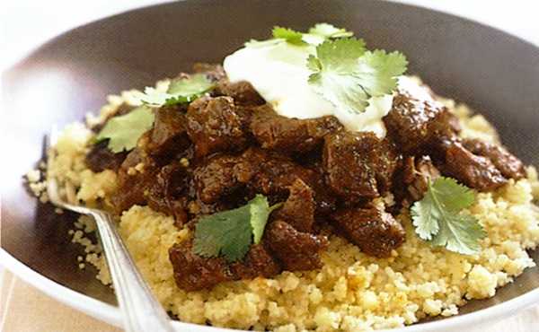 Tajine d'agneau aux pruneaux (accompagn� de semoule )