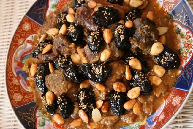 Tajine d'Agneau aux Pruneaux et Amandes