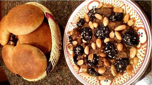 Tajine d'agneau aux pruneaux fourr�s