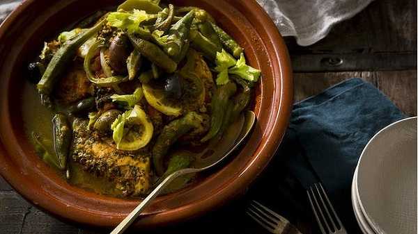Tajine de viande � la mlokhia-gombos