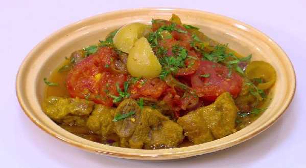 Tajine de viande aux oignons et tomates