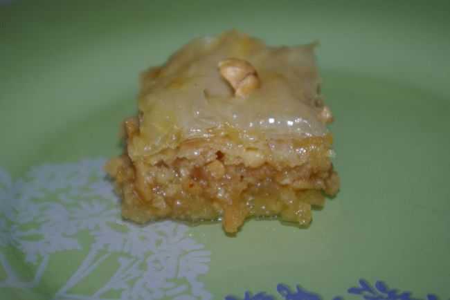 Baklawa aux noix et aux amandes