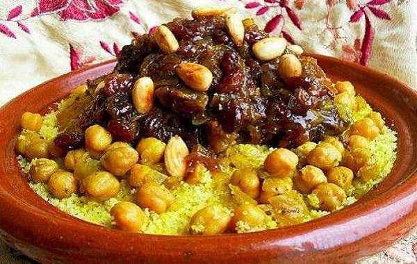 Couscous poulet, pois chiches et raisins secs