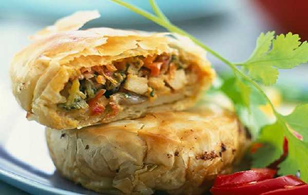 Mini pastilla au poulet et légumes