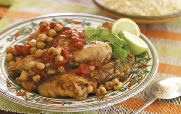 Poulet à la sauce tomate et épices