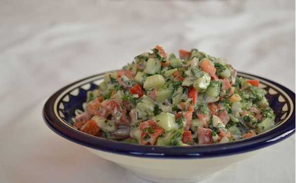 Salade de crudités au tahina