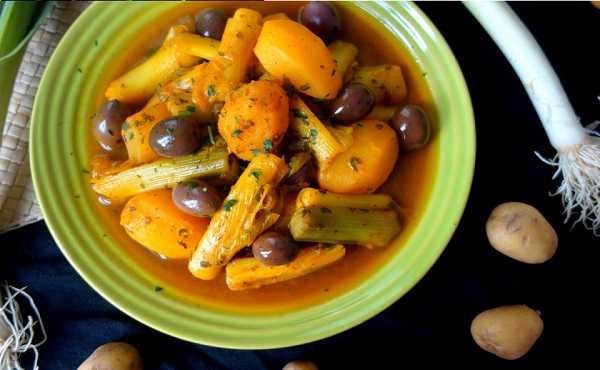 Tajine d'agneau aux pommes de terre et poireaux