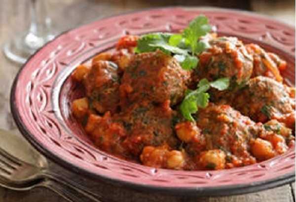 Tajine de boulettes de viande hachée à la tomate