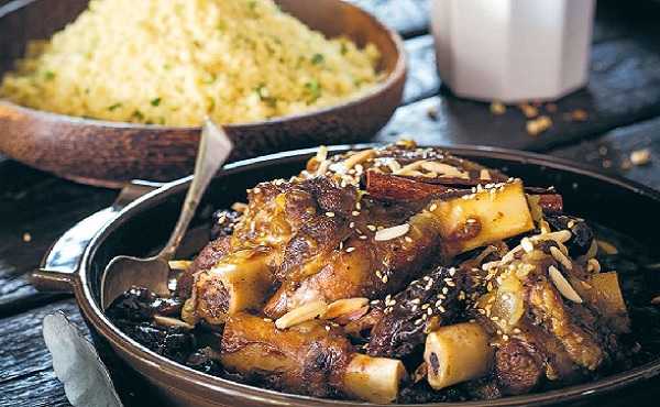 Tajine de jarret de veau aux pruneaux