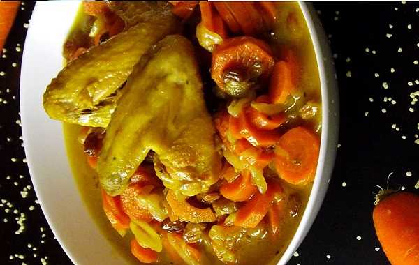 Tajine de poulet aux carottes et raisins secs