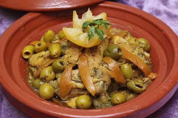 Tajine de poulet aux olives et citron confit