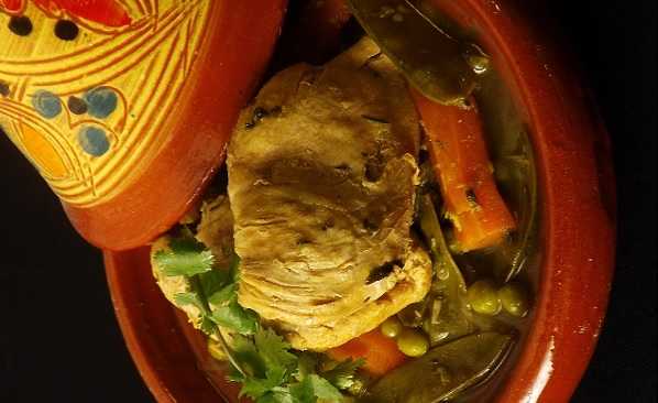 Tajine de poulet aux petits pois et haricots « mange-tout »