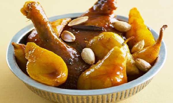 Tajine de poulet aux poires et aux amandes