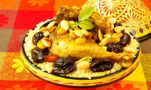 Tajine de poulet aux pruneaux et amandes