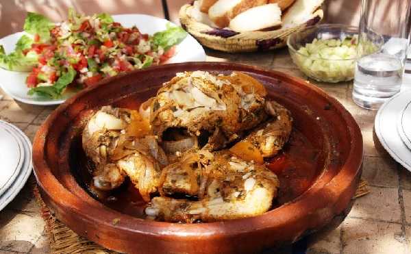 Tajine de poulet aux oignons caramélisés