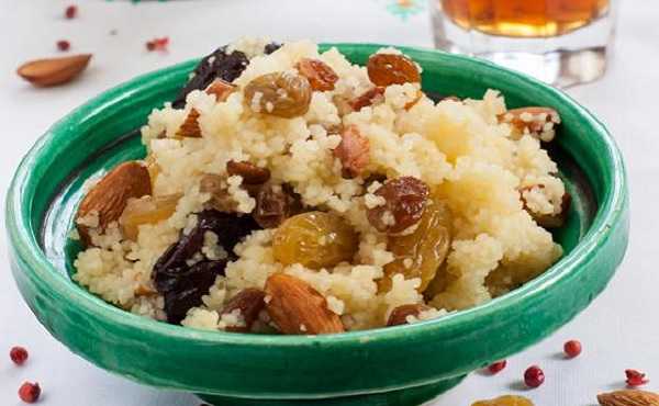 Seffa de couscous aux fruits secs