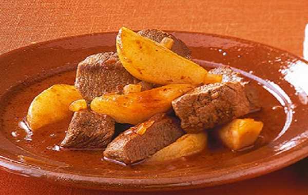 Tajine d'agneau aux coings et abricots