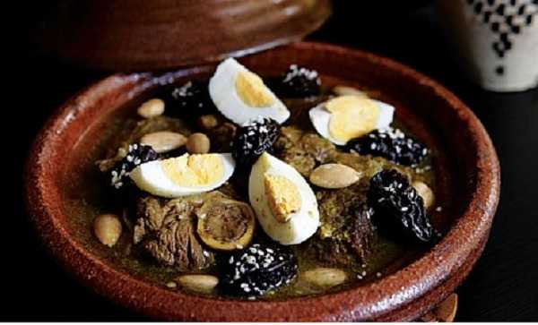 Tajine d'agneau aux pruneaux et aux amandes