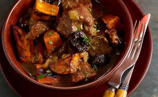 Tajine de boeuf aux pruneaux et carottes