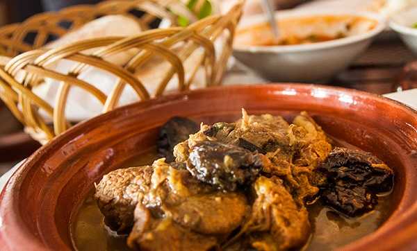 Tajine de viande aux pruneaux Marocain