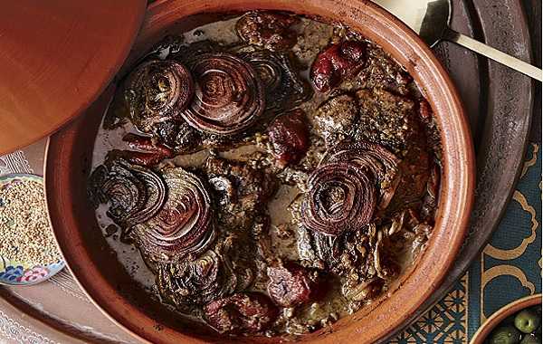 Viande aux tomates et oignons- Makfoul