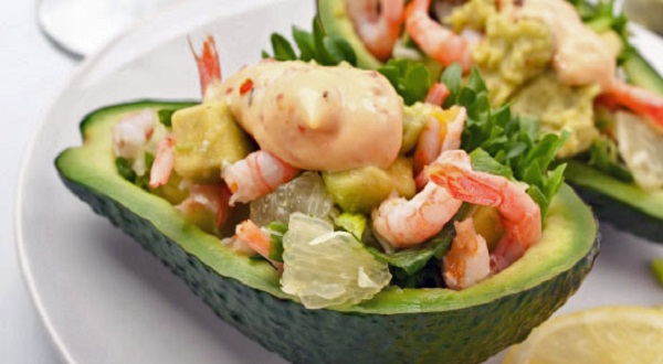 Avocats à la macédoine aux crevettes