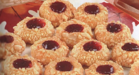 Biscuits sablés aux amandes et confiture