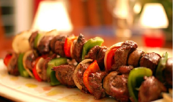 Brochettes de mouton marinées