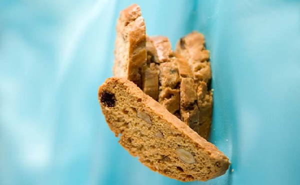Fekkas aux raisins secs et aux amandes