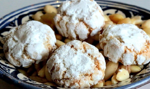 Ghoriba aux amandes et aux noix