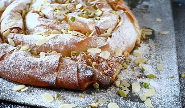 Mhancha à la viande hachée et amandes