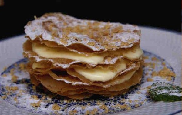 Pastilla au lait et aux amandes