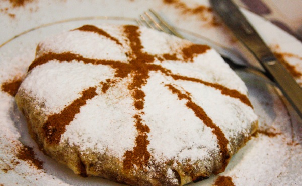 Pastilla sucrée-salée au poulet