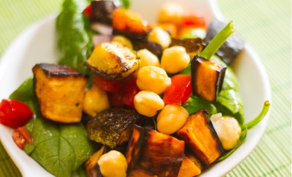 Salade de légumes aux pois chiches