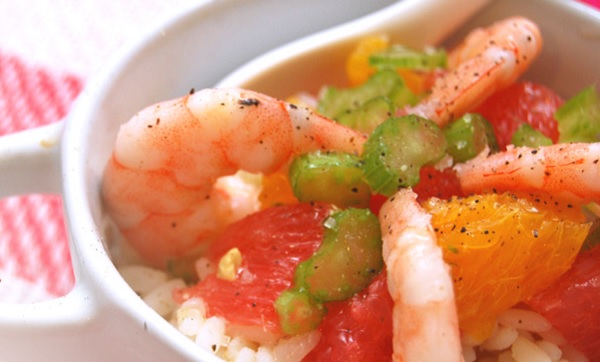 Salade de riz aux crevettes et agrumes