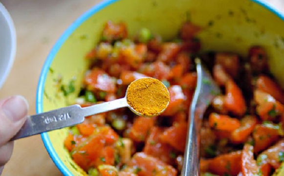 Salade de tomates aux oignons