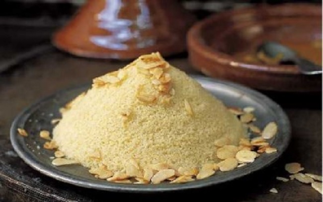 Seffa (couscous sucré aux amandes et à la cannelle)