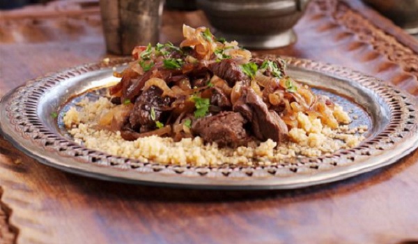 Tajine d'agneau aux oignons