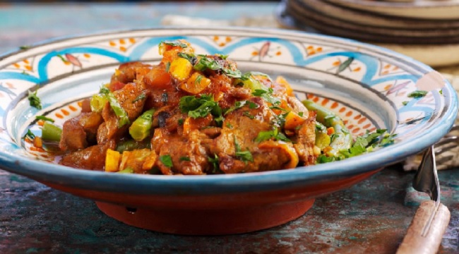 Tajine d'agneau aux olives et à la tomate