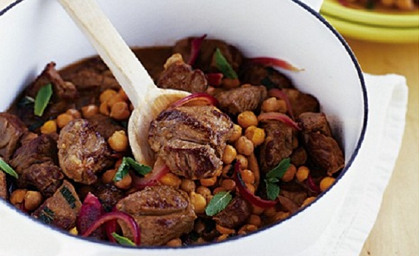 Tajine d'agneau aux pois chiches et menthe