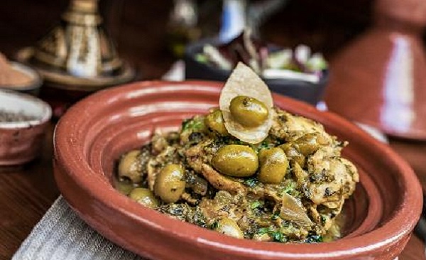 Tajine de coquelets aux dattes et olives