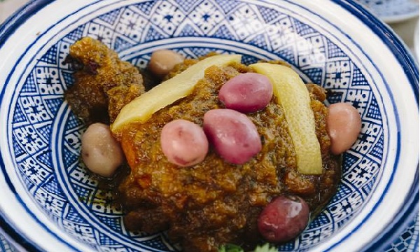 Tajine de coquelet aux citrons confits et olives